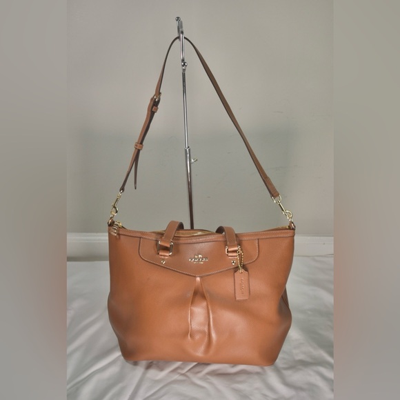 COACH PLEATED TOTE IN CROSSGRAIN LEATHER
F34680 tan/ gold - Picture 6 of 12